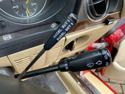 1989 Mercedes 300 SL For Sale (picture 74 of 256)