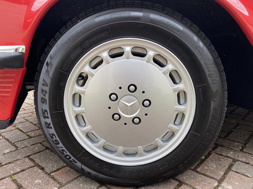 1989 Mercedes 300 SL For Sale (picture 54 of 256)