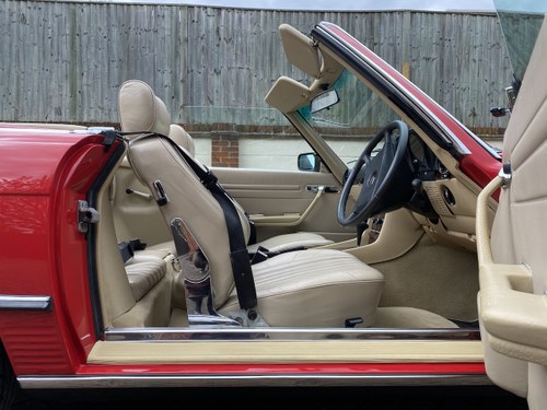 1989 Mercedes 300 SL For Sale (picture 58 of 256)