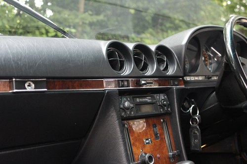 1989 Mercedes Benz R107 SL (300SL) Te koop (foto 44 van 108)