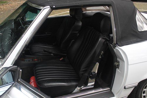 1989 Mercedes Benz R107 SL (300SL) Te koop (foto 42 van 108)