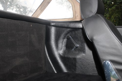 1989 Mercedes Benz R107 SL (300SL) Te koop (foto 37 van 108)