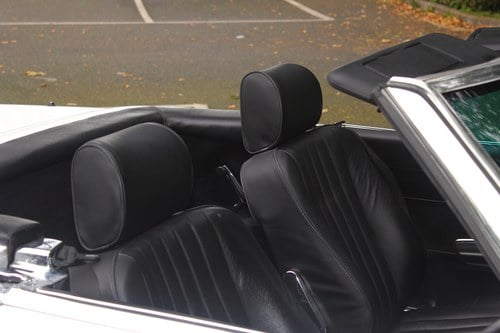 1989 Mercedes Benz R107 SL (300SL) Te koop (foto 26 van 108)