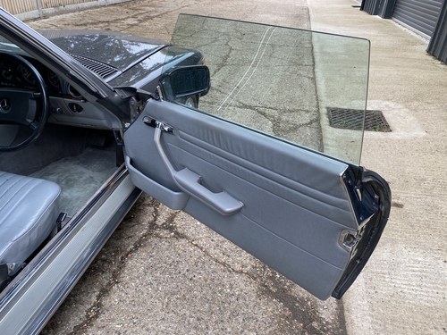 1989 Mercedes-Benz 300 SL In vendita (immagine 35 di 251)