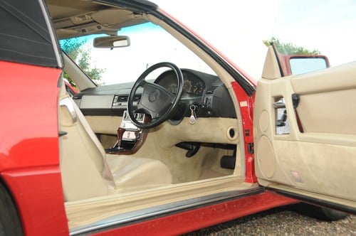 1992 Mercedes-Benz 300 SL (R129) à vendre (picture 74 of 154)