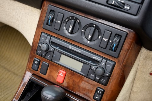 1993 Mercedes-Benz 300SL (R129) For Sale (picture 40 of 159)