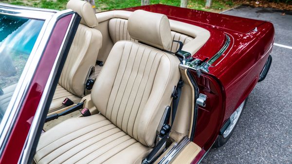 1989 Mercedes-Benz 300SL (R107) For Sale (picture :index of 39)