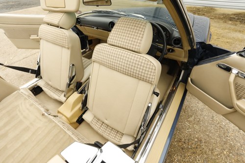 1988 Mercedes-Benz 300 SL (R107) In vendita (immagine 112 di 226)