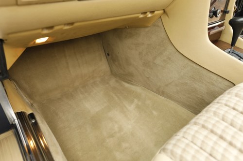 1988 Mercedes-Benz 300 SL (R107) In vendita (immagine 93 di 226)