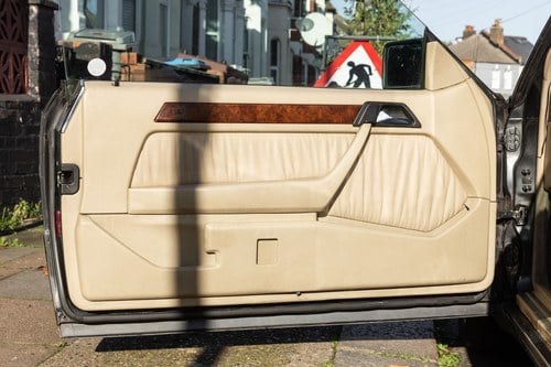 NO RESERVE - 1993 Mercedes-Benz 320CE Automatic (W124) In vendita (immagine 114 di 227)