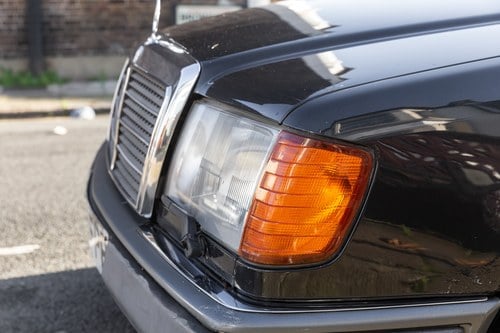 NO RESERVE - 1993 Mercedes-Benz 320CE Automatic (W124) In vendita (immagine 139 di 227)