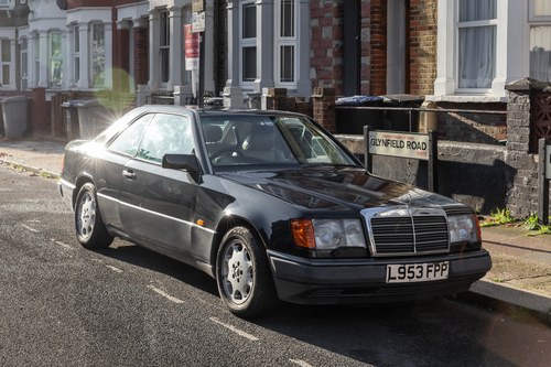 NO RESERVE - 1993 Mercedes-Benz 320CE Automatic (W124) In vendita (immagine 12 di 227)