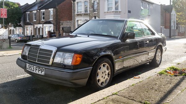 NO RESERVE - 1993 Mercedes-Benz 320CE Automatic (W124) For Sale (picture :index of 17)