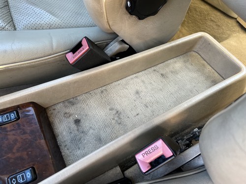 NO RESERVE - 1993 Mercedes-Benz 320CE Automatic (W124) In vendita (immagine 51 di 227)