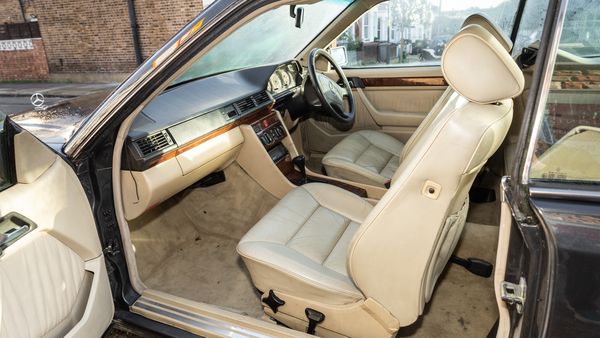 NO RESERVE - 1993 Mercedes-Benz 320CE Automatic (W124) For Sale (picture :index of 65)