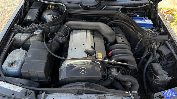 NO RESERVE - 1993 Mercedes-Benz 320CE Automatic (W124) For Sale (picture :index of 183)