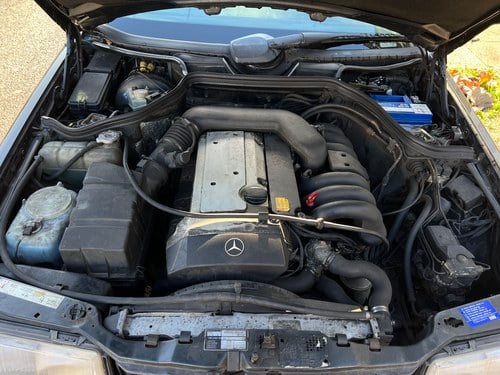 NO RESERVE - 1993 Mercedes-Benz 320CE Automatic (W124) In vendita (immagine 183 di 227)