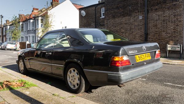 NO RESERVE - 1993 Mercedes-Benz 320CE Automatic (W124) For Sale (picture :index of 18)