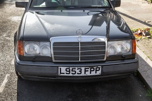 NO RESERVE - 1993 Mercedes-Benz 320CE Automatic (W124) In vendita (immagine 124 di 227)