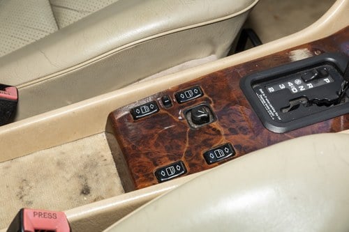 NO RESERVE - 1993 Mercedes-Benz 320CE Automatic (W124) In vendita (immagine 112 di 227)