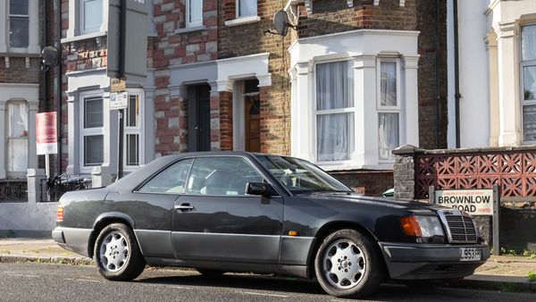 NO RESERVE - 1993 Mercedes-Benz 320CE Automatic (W124) For Sale (picture :index of 10)