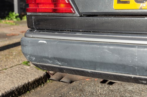 NO RESERVE - 1993 Mercedes-Benz 320CE Automatic (W124) In vendita (immagine 170 di 227)