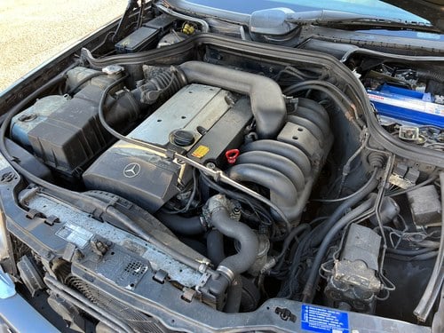 NO RESERVE - 1993 Mercedes-Benz 320CE Automatic (W124) In vendita (immagine 186 di 227)