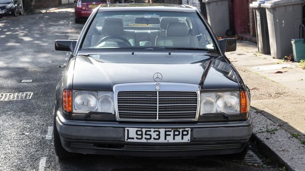 NO RESERVE - 1993 Mercedes-Benz 320CE Automatic (W124) For Sale (picture :index of 6)
