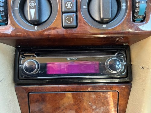 NO RESERVE - 1993 Mercedes-Benz 320CE Automatic (W124) In vendita (immagine 36 di 227)