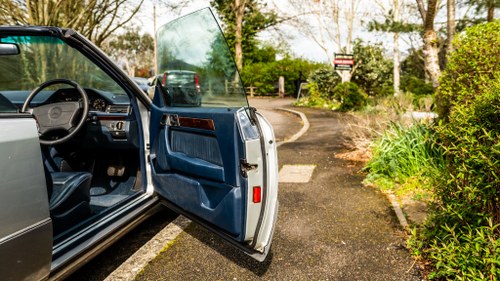 1993 Mercedes-Benz 320ce Cabriolet à vendre (picture 55 of 244)