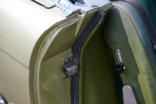 1980 Mercedes-Benz 350 SL Auto R107 For Sale (picture 46 of 135)