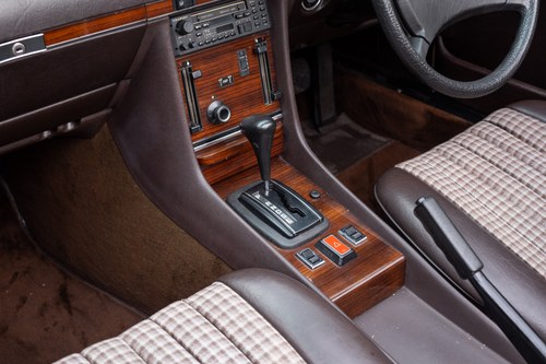 1981 Mercedes-Benz 380 SL (R107) Auto En venta (imagen 60 de 244)