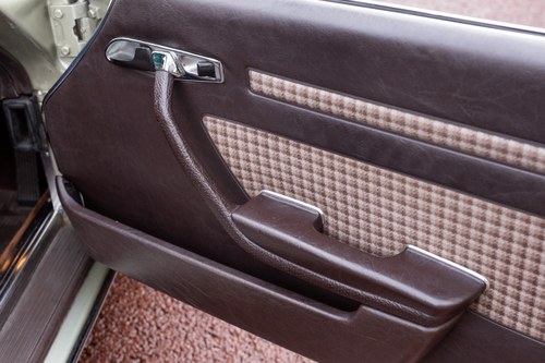 1981 Mercedes-Benz 380 SL (R107) Auto En venta (imagen 75 de 244)