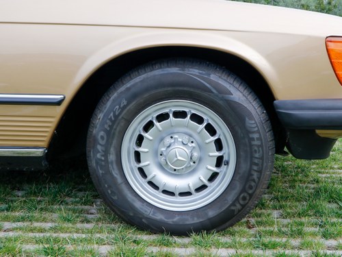 1985 Mercedes-Benz 380SL For Sale (picture 32 of 131)