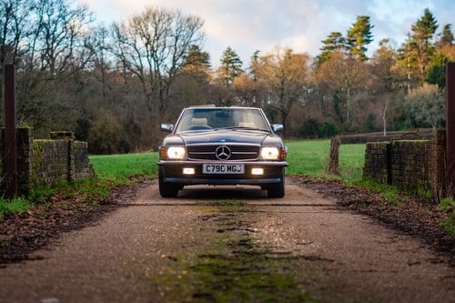 1986 Mercedes-Benz 500 SL (R107) zum Verkauf (Bild 8 von 146)