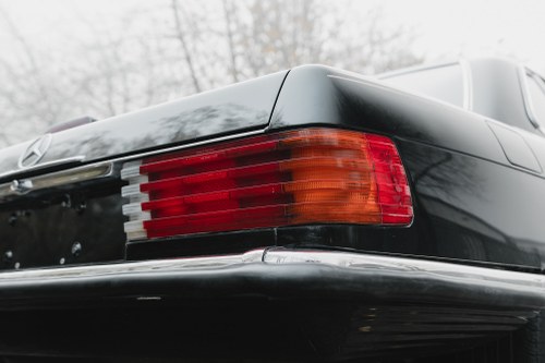 1988 Mercedes-Benz 560 SL (R107) Te koop (foto 93 van 130)