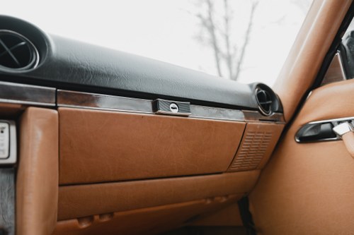 1988 Mercedes-Benz 560 SL (R107) Te koop (foto 50 van 130)