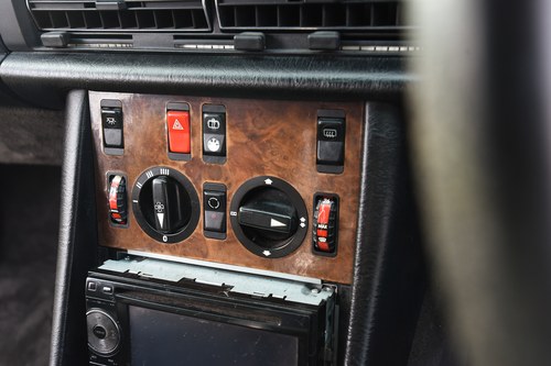 1988 MERCEDES-BENZ 500 SEC AUTO Te koop (foto 35 van 168)