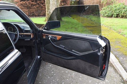 1988 MERCEDES-BENZ 500 SEC AUTO Te koop (foto 61 van 168)