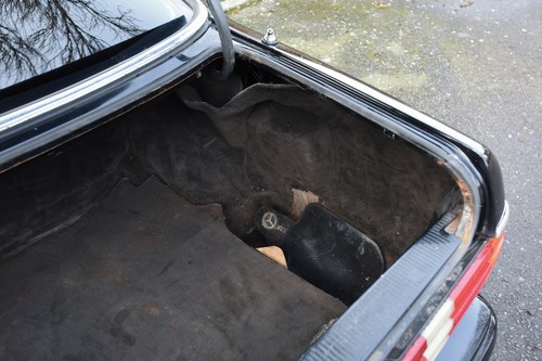 1988 MERCEDES-BENZ 500 SEC AUTO Te koop (foto 73 van 168)