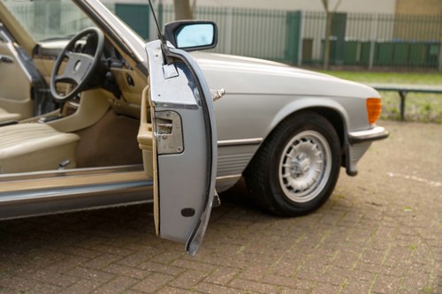 1984 Mercedes-Benz 500SL (R107) En venta (imagen 80 de 201)