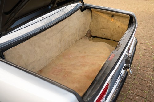 1984 Mercedes-Benz 500SL (R107) En venta (imagen 137 de 201)