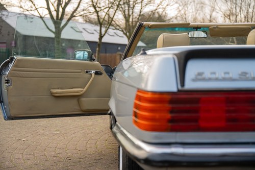 1984 Mercedes-Benz 500SL (R107) En venta (imagen 83 de 201)