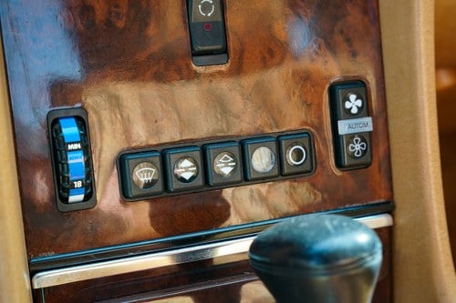 1988 Mercedes-Benz 560SL (LHD) till salu (bild 45 av 209)