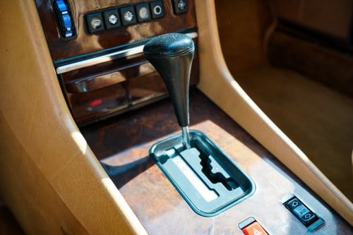 1988 Mercedes-Benz 560SL (LHD) till salu (bild 48 av 209)