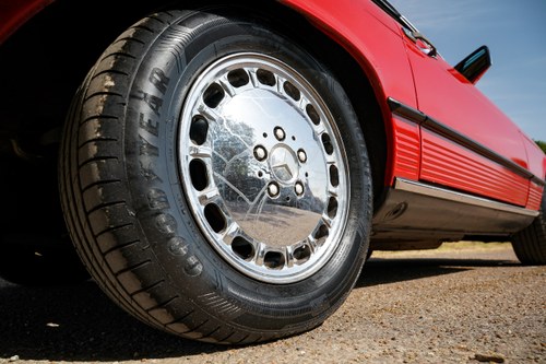 1988 Mercedes-Benz 560SL (LHD) till salu (bild 114 av 209)