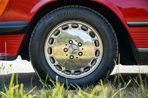 1988 Mercedes-Benz 560SL (LHD) till salu (bild 32 av 209)