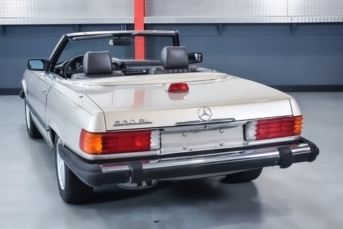 NO RESERVE - 1987 Mercedes-Benz 560SL Convertible 5,6L V8 - LHD In vendita (immagine 14 di 110)