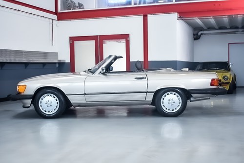 NO RESERVE - 1987 Mercedes-Benz 560SL Convertible 5,6L V8 - LHD In vendita (immagine 21 di 110)
