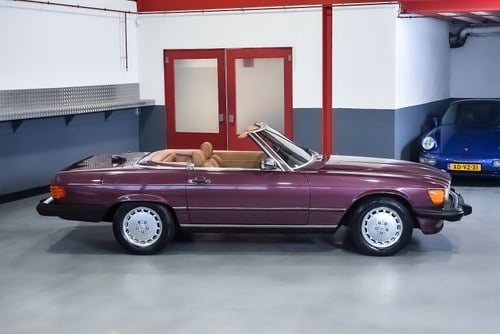 NO RESERVE - 1987 Mercedes-Benz 560SL Convertible (R107) 5.6L V8 LHD In vendita (immagine 21 di 105)